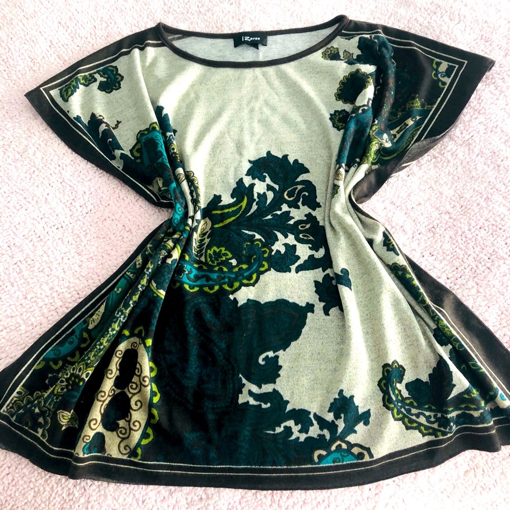 Medium beautiful flowing shirt
